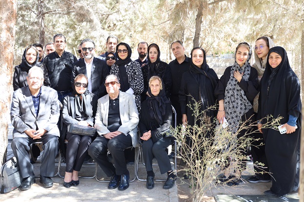   8- مراسم چهلم پروفسور هرمز شمس 